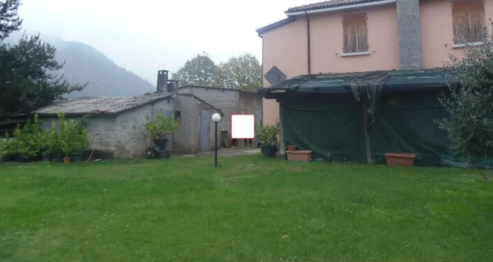 Nuda proprietà casa indipendente con garage e terreno