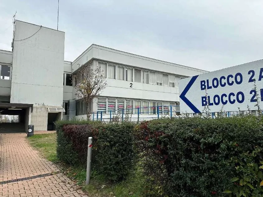 Ufficio e magazzino al Centergross di Funo