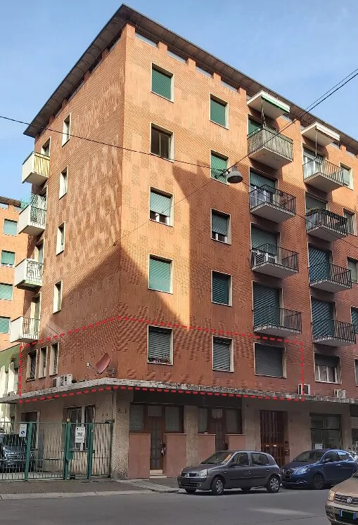 Appartamento al piano primo con cantina in via Ercolani 10, Bologna