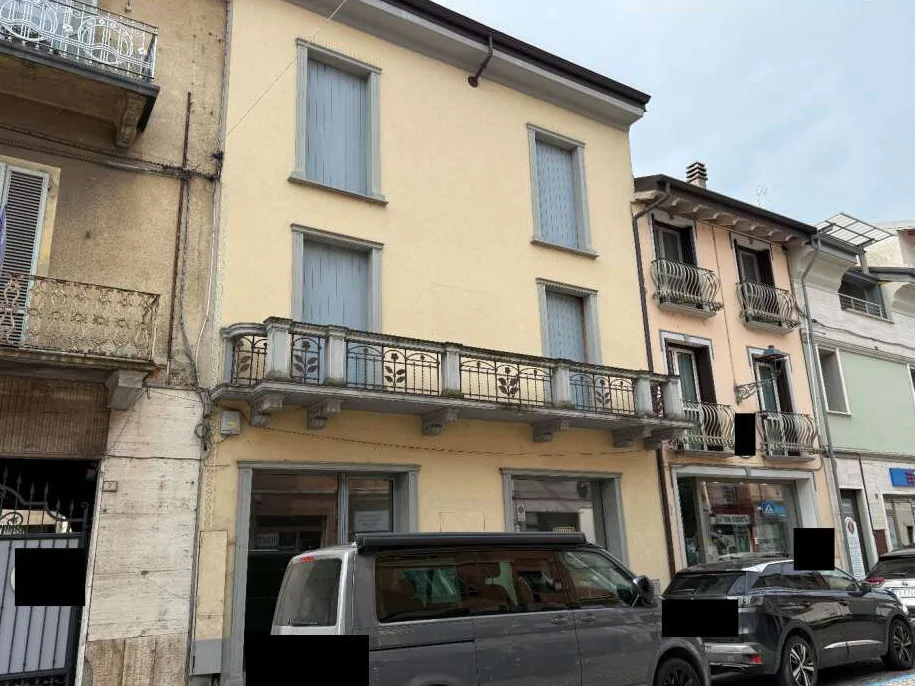 Due appartamenti in costruzione in centro storico