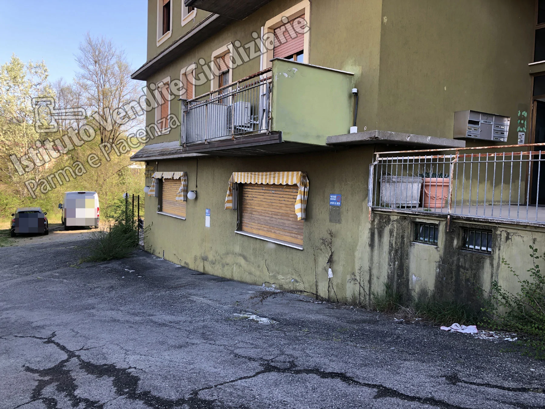 Locale commerciale ex pizzeria al seminterrato in Salsomaggiore Terme