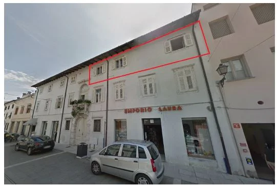 Ufficio al secondo piano in centro storico, da ristrutturare