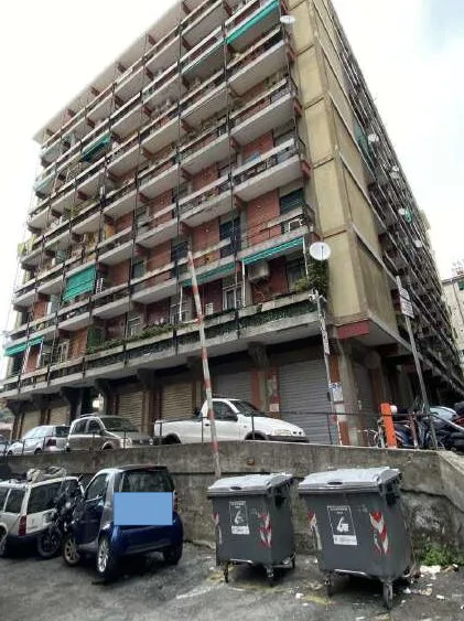 Appartamento al primo piano in buono stato conservativo con terrazzo