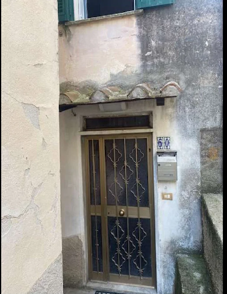 Appartamento A/5 in centro storico a Valeriano, Vezzano Ligure