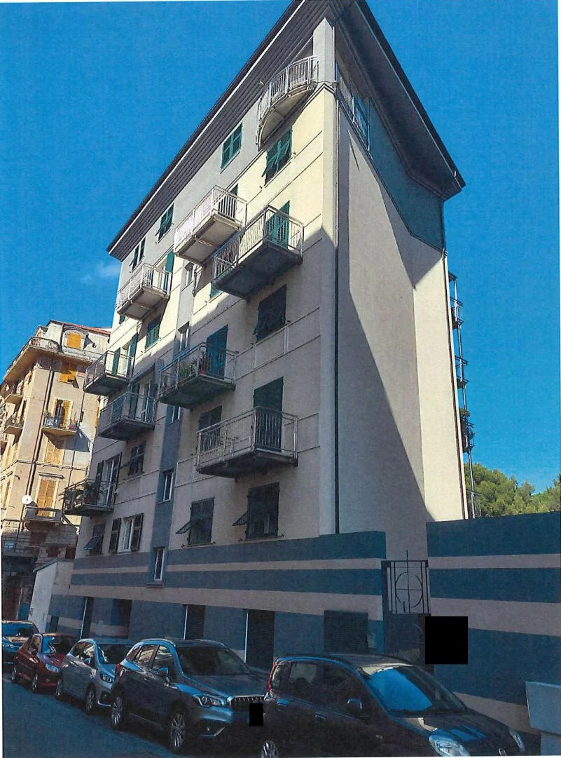 Appartamento su 2 piani con 2 box a Savona
