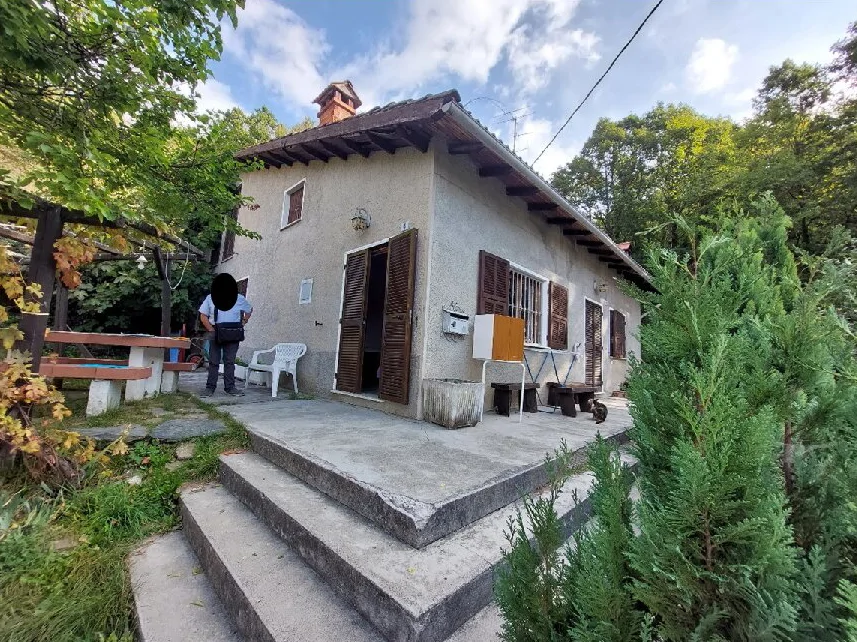 Fabbricato indipendente a Tiglieto, due unità abitative