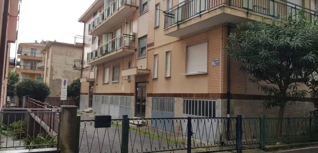 Appartamento con box in Via Francia 28, Spotorno
