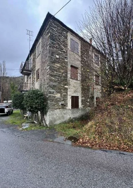 Appartamento bifamiliare a Varazze con balcone