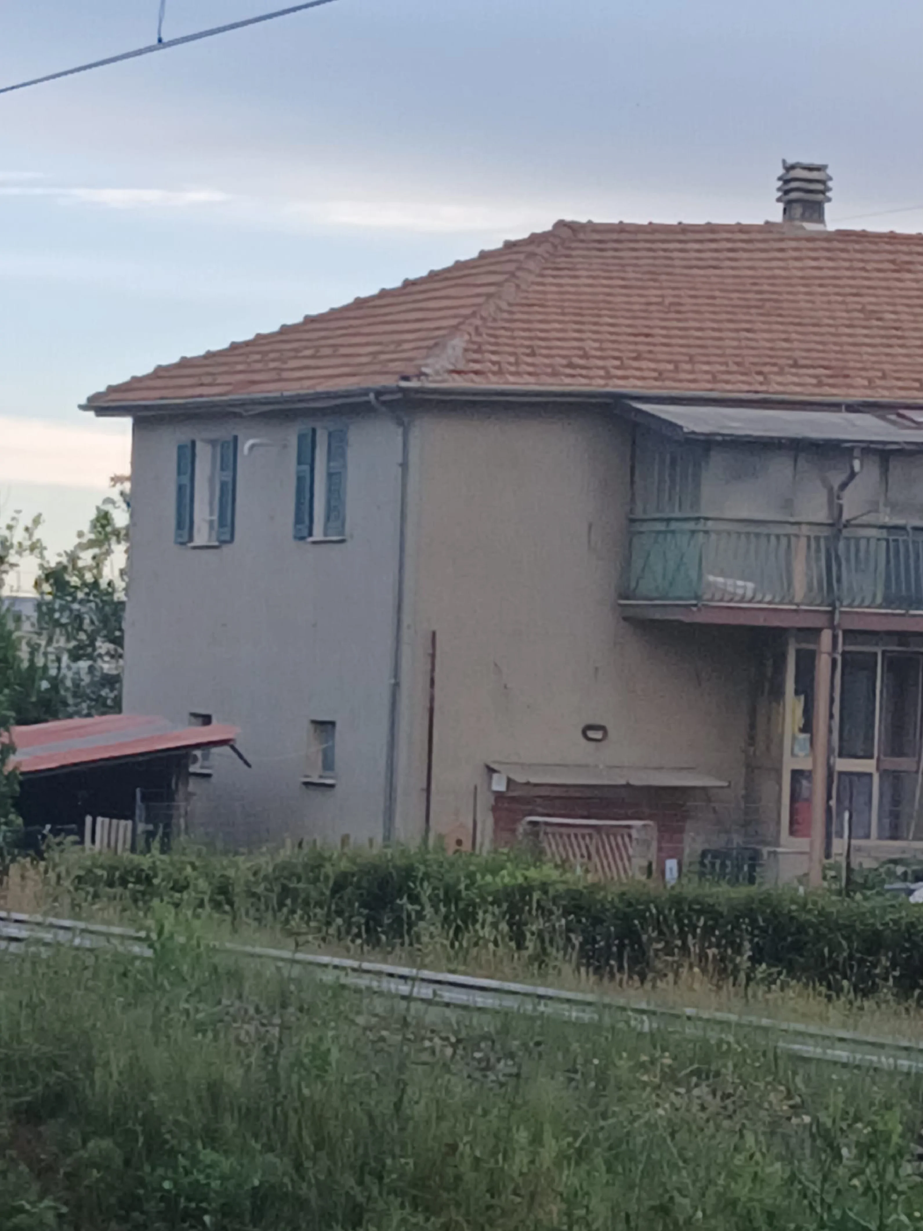 Piena proprietà di box, appartamento e deposito in Cairo Montenotte