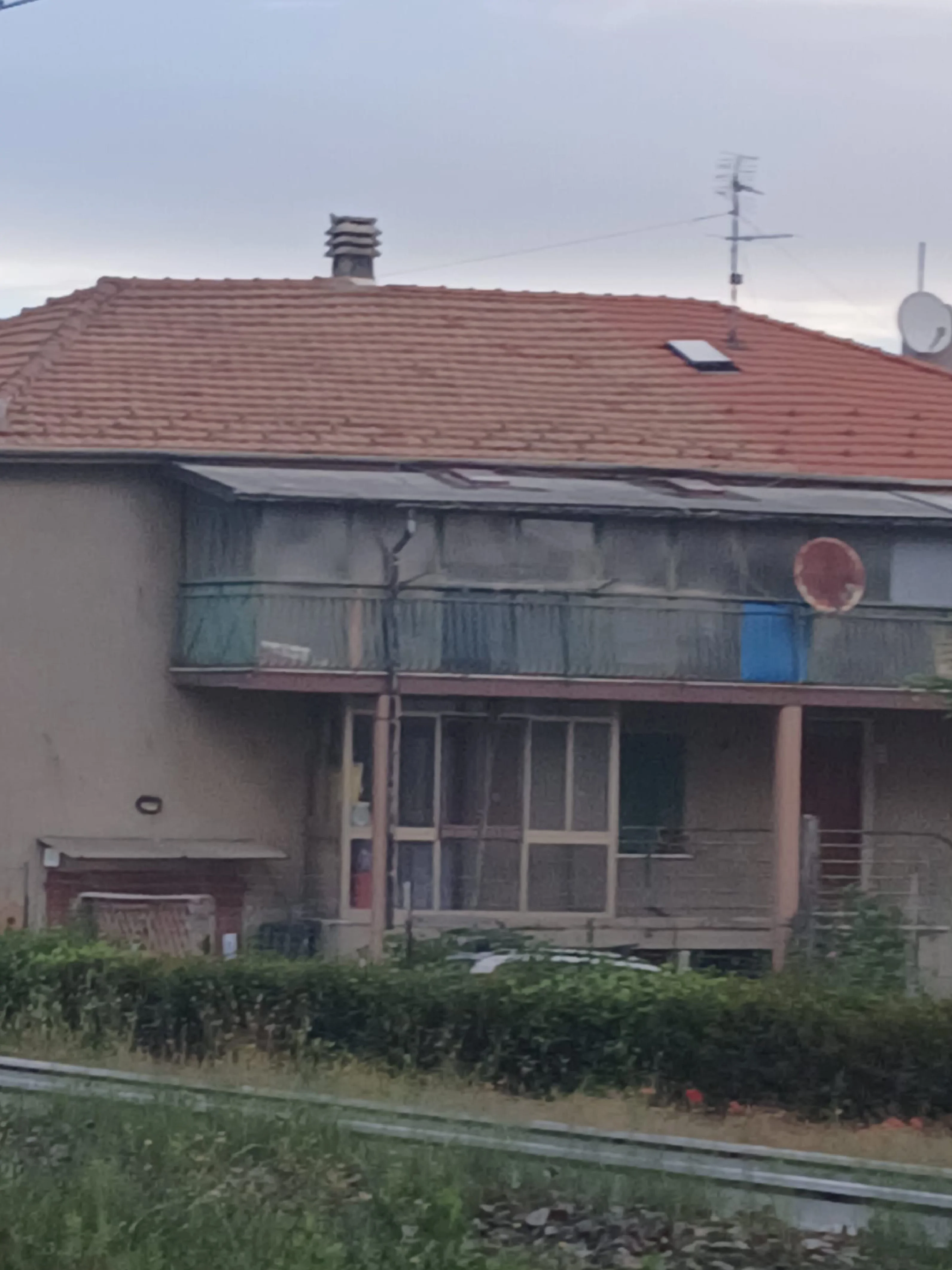 Piena proprietà di box, appartamento e deposito in Cairo Montenotte