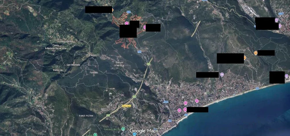 Rudere in corso di ricostruzione con terreno vincolato a standard