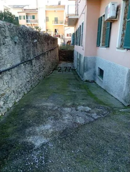 Box doppio a Spotorno, Via delle Strette 9