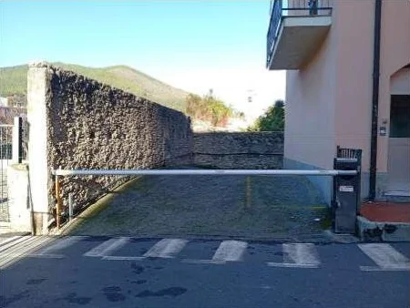Box doppio a Spotorno, Via delle Strette 9