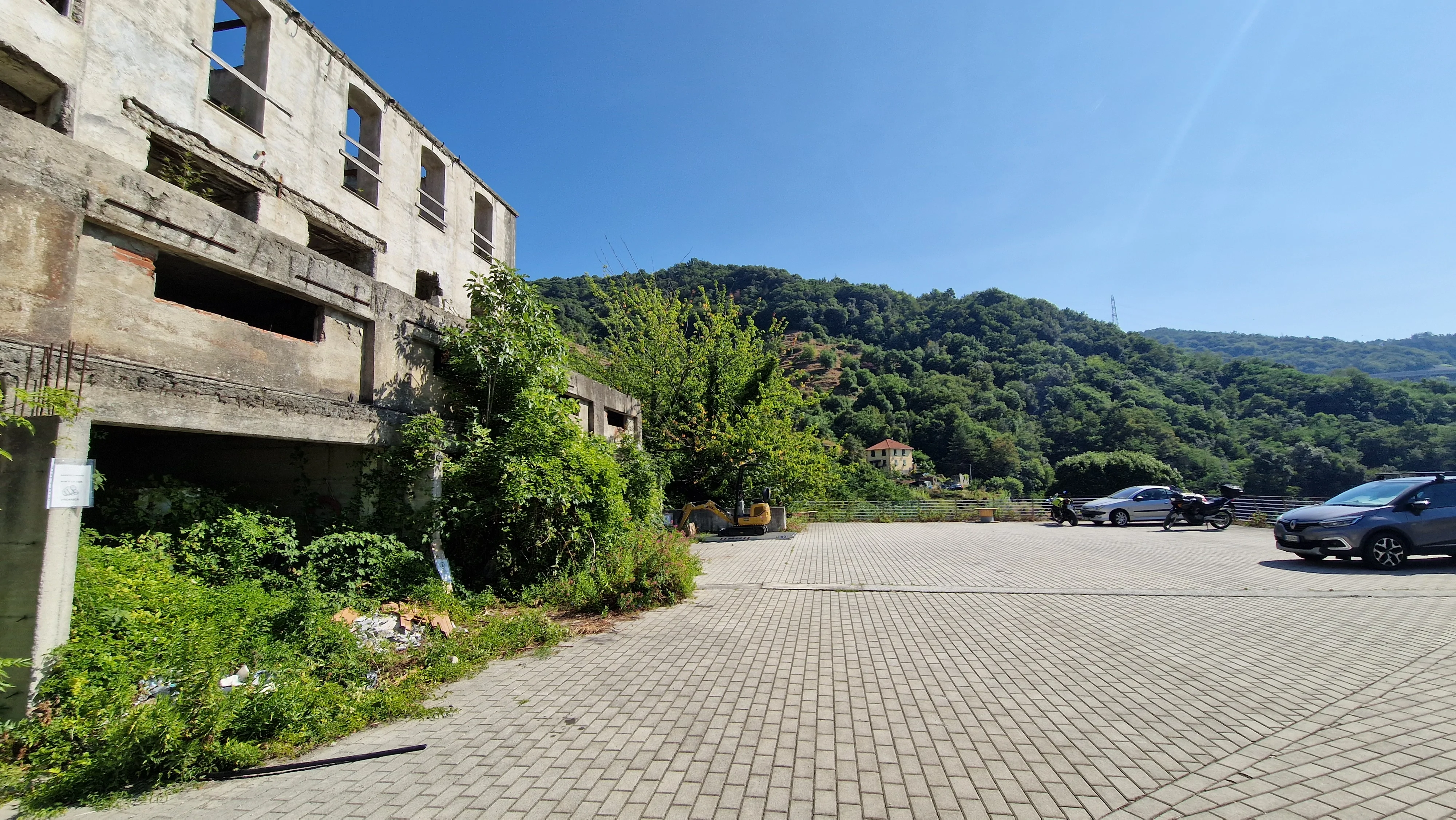 Complesso ex cartiera a Genova Voltri con opificio, residenze e parcheggi