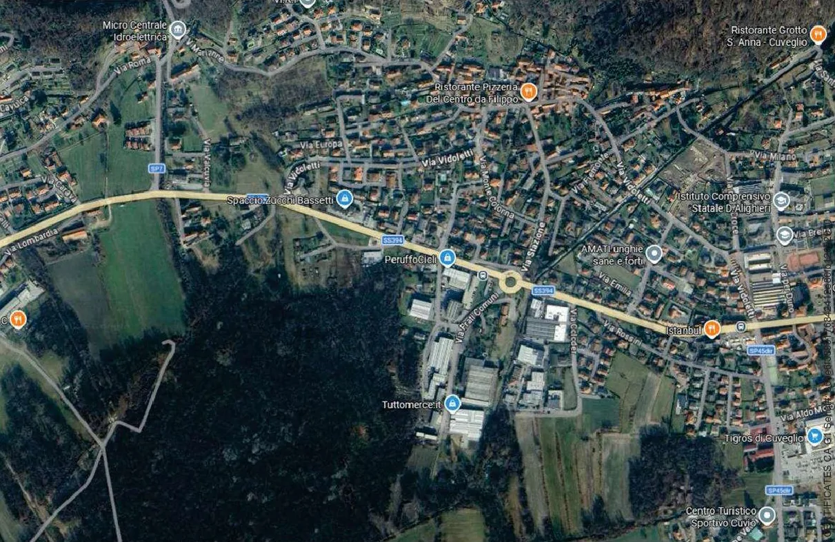 Autorimessa collettiva con 17 posti auto in Cuveglio