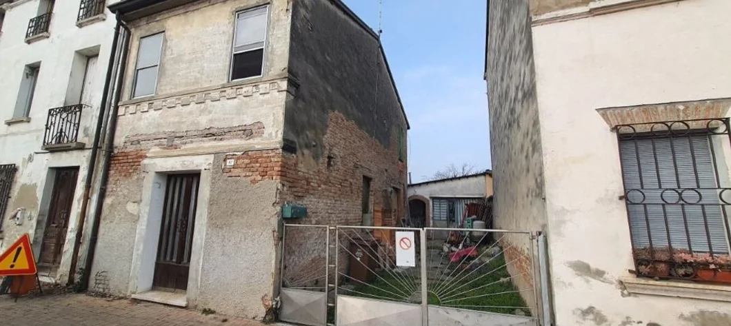 Villetta in via Roma 47, Quingentole