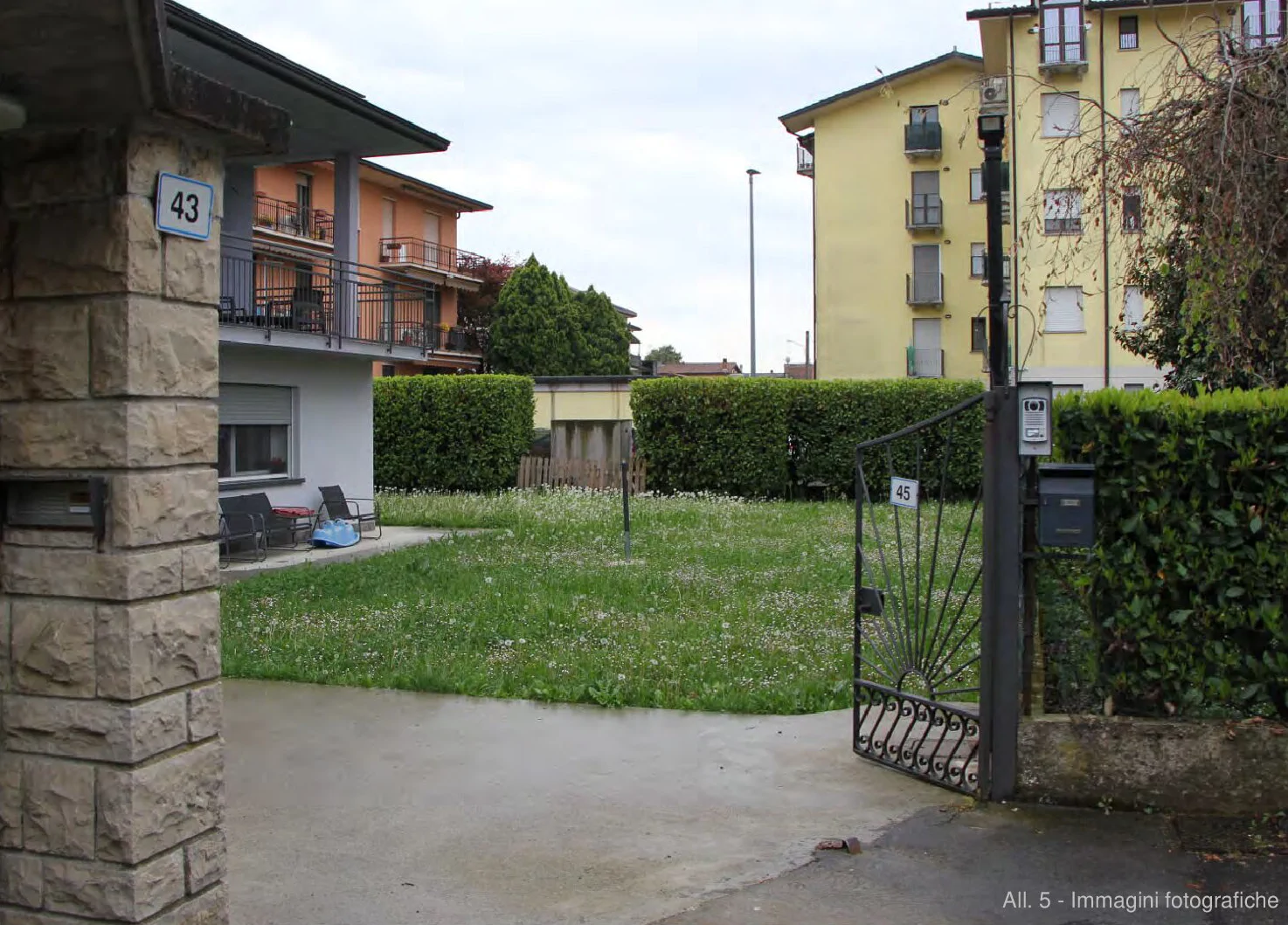 Villa singola con giardino a Caravaggio, quota 1/2