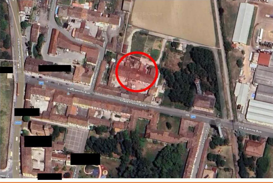 Abitazione in corte su tre livelli con cantina e aree cortilizie