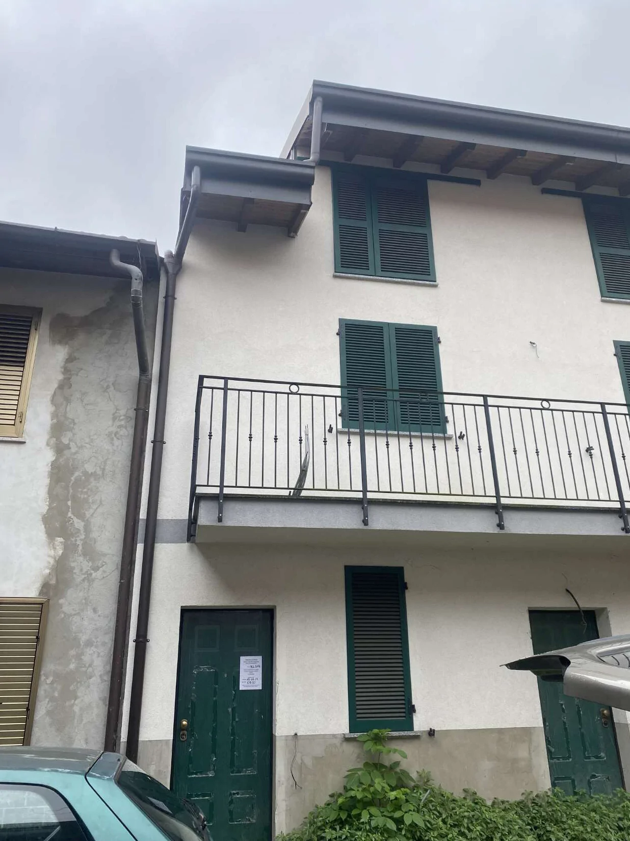 Appartamento su tre livelli in corte a Barlassina