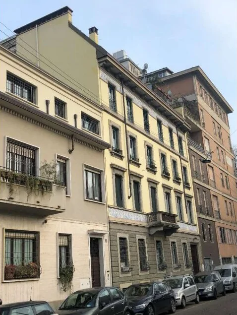 Laboratorio al piano seminterrato con cortile e locale centrale termica in Via Machiavelli 2, Milano