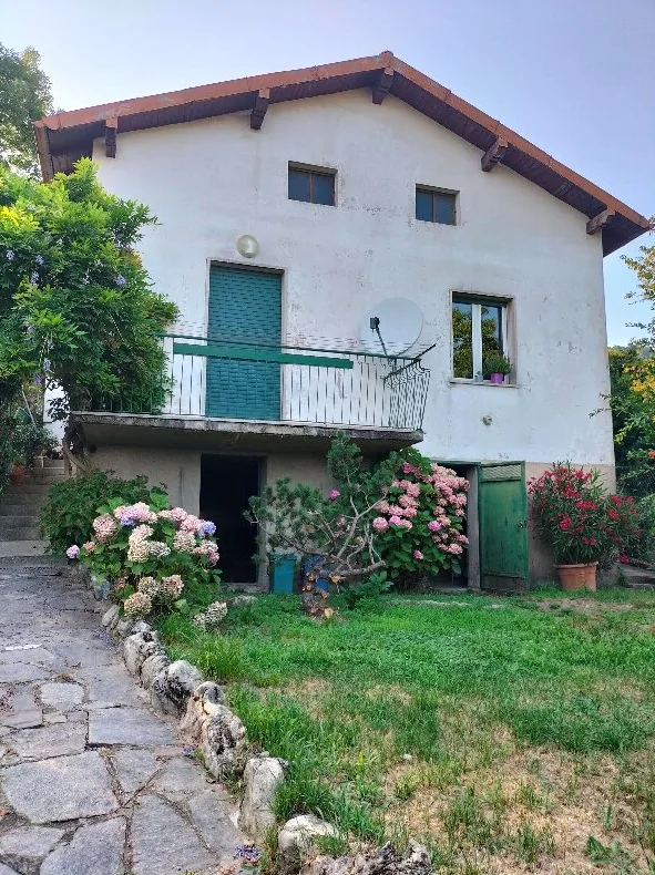 Villetta singola a Como, Civiglio, via Cantore 50