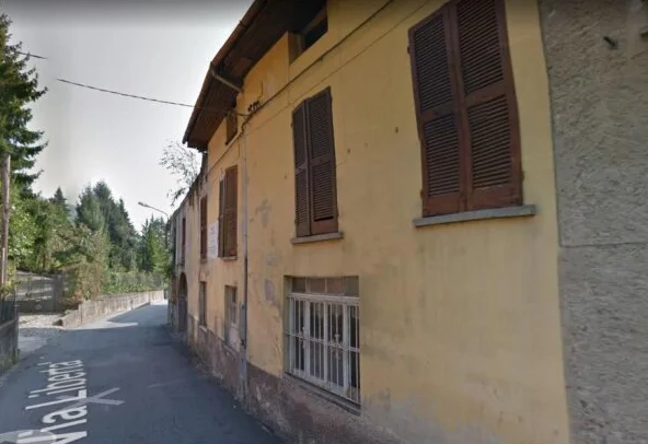 Appartamento con autorimessa in Casalzuigno
