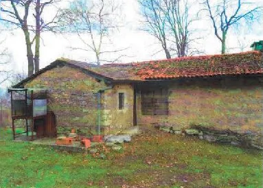 Casolare deposito e terreni a Roncola