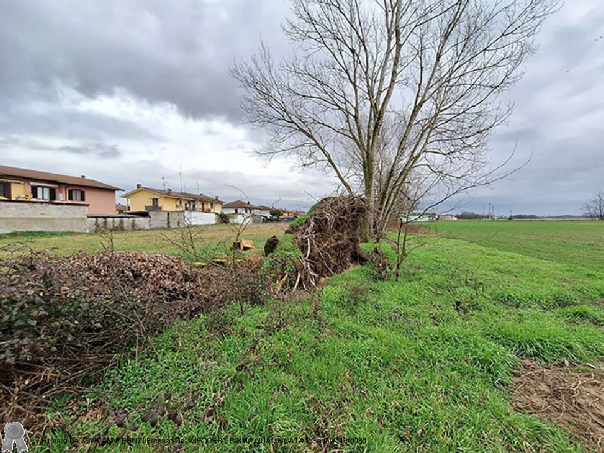 Terreno fabbricabile in Zerbolò, frazione Parasacco