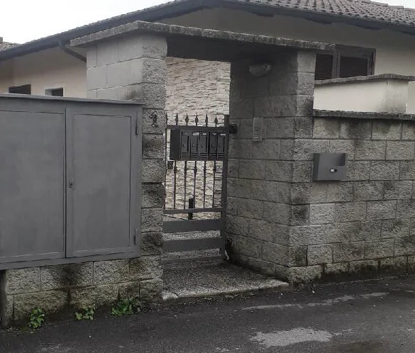 Appartamento al piano terra con giardino e posto auto in Garlasco