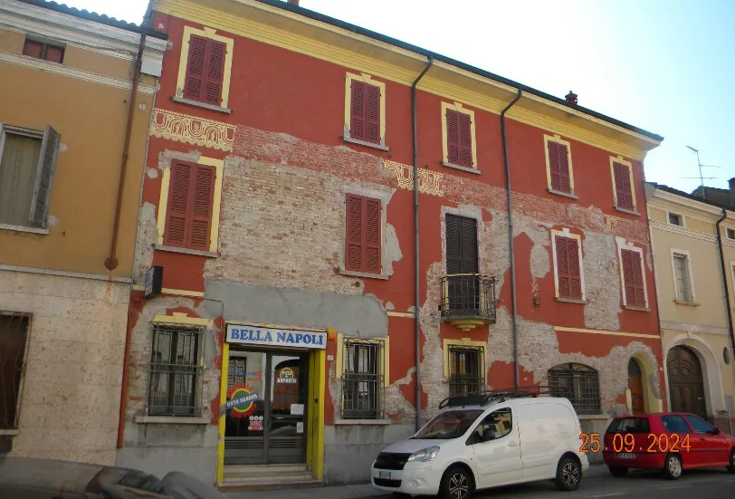 Negozio e deposito in Gazzuolo, via Roma 69/71