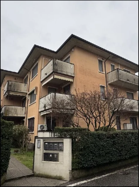 Appartamento con box e cantina in Castiraga Vidardo