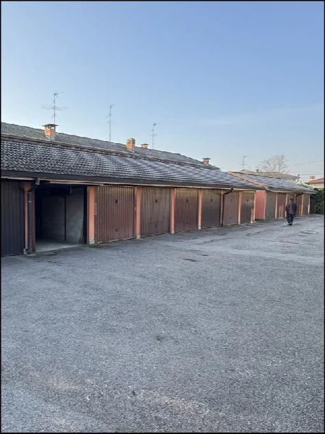 Appartamento cielo-terra con box in corte a Mulazzano
