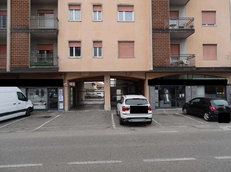 Appartamento al quarto piano con cantina e box singolo in Solbiate Olona