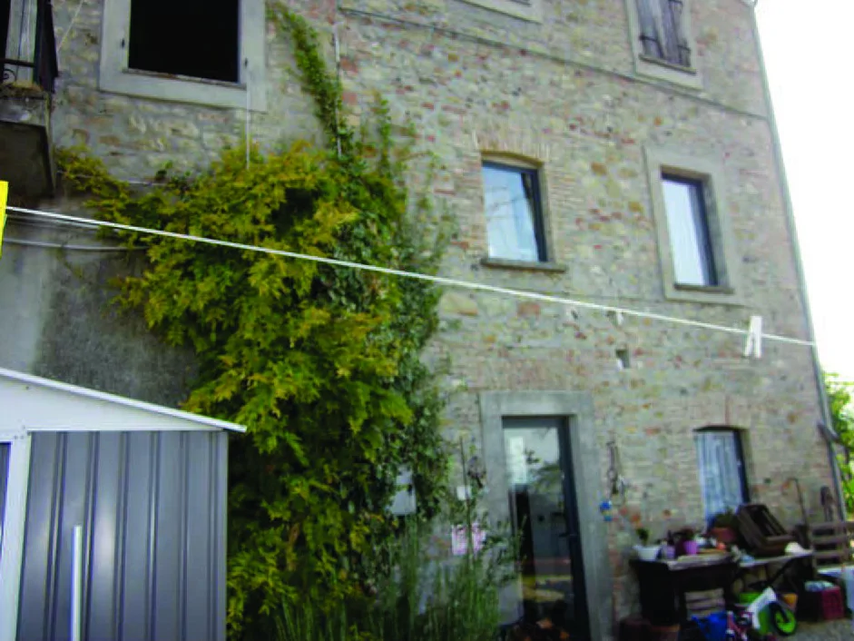 Castello storico di Stefanago con annesse abitazioni e parco