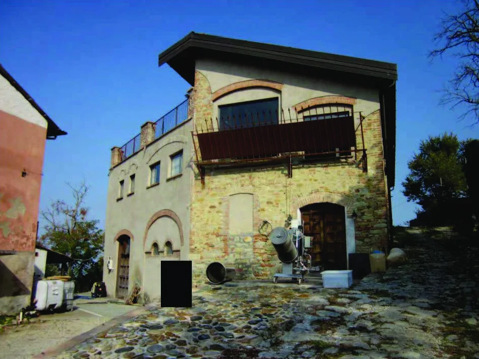 Castello storico di Stefanago con annesse abitazioni e parco