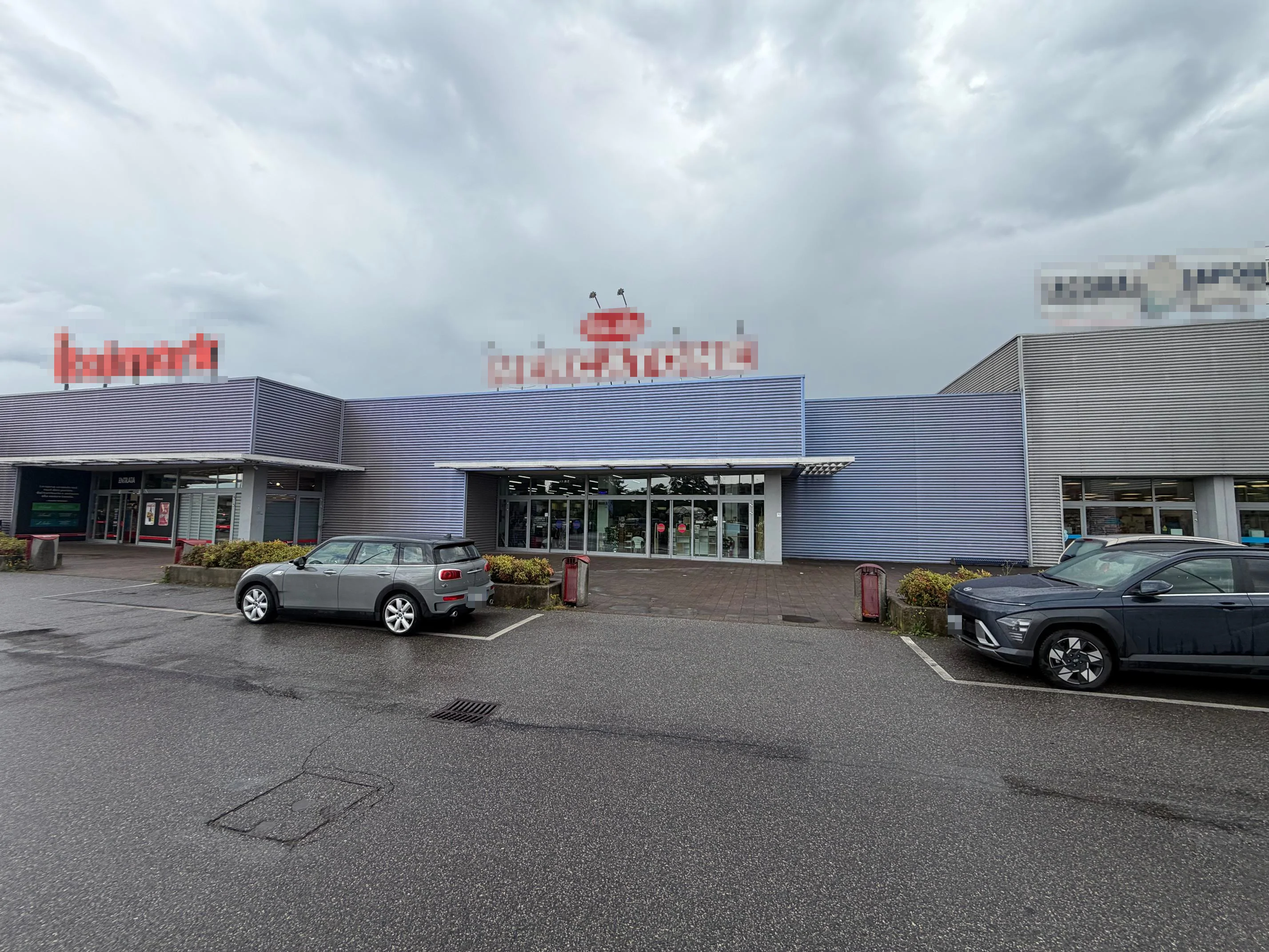 Locale commerciale in Centro Commerciale Le Terre Basse