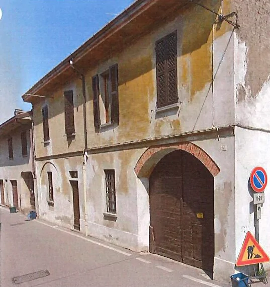 Appartamento bifamiliare con rustici e cortile in Soresina