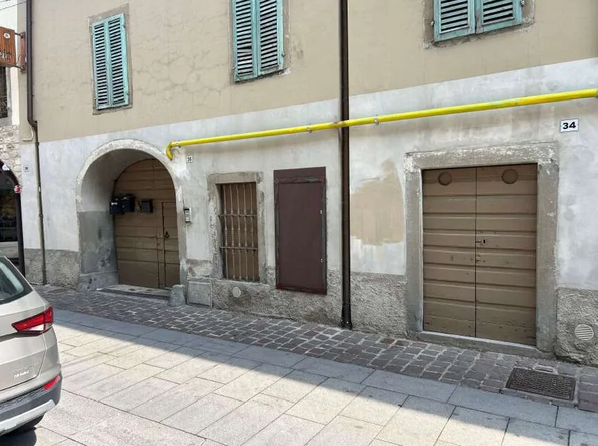 Laboratorio con annesso negozio in Borgo di Terzo