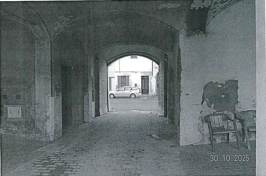 Appartamento trilocale al primo piano in corte a Ottobiano