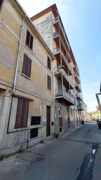 Appartamento trilocale con cantina in Sannazzaro de' Burgondi