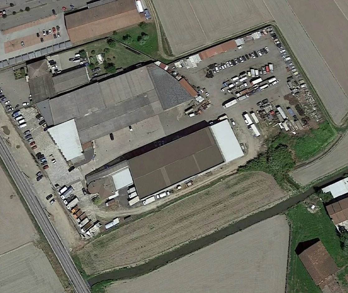 Compendio immobiliare commerciale in Robbio, via Mortara 89-93