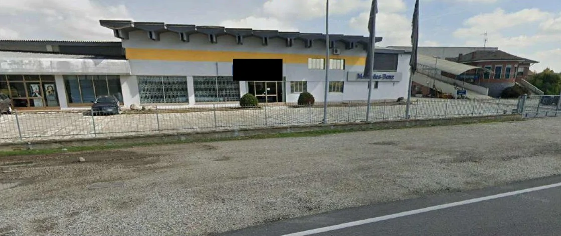 Compendio immobiliare commerciale in Robbio, via Mortara 89-93