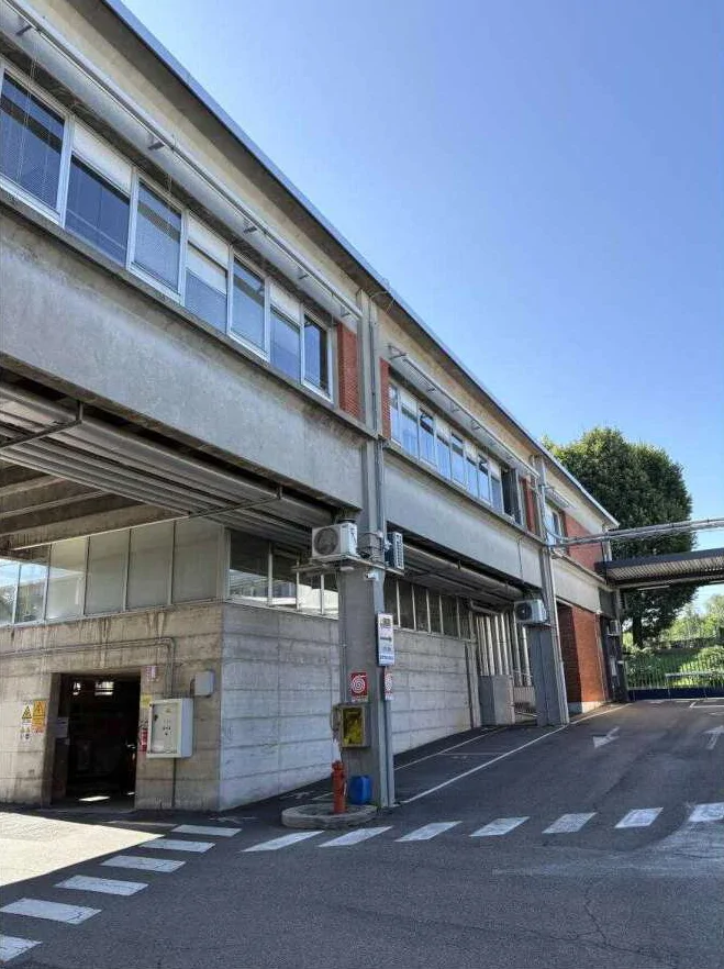 Complesso produttivo a Luisago, via De Gasperi 1-3
