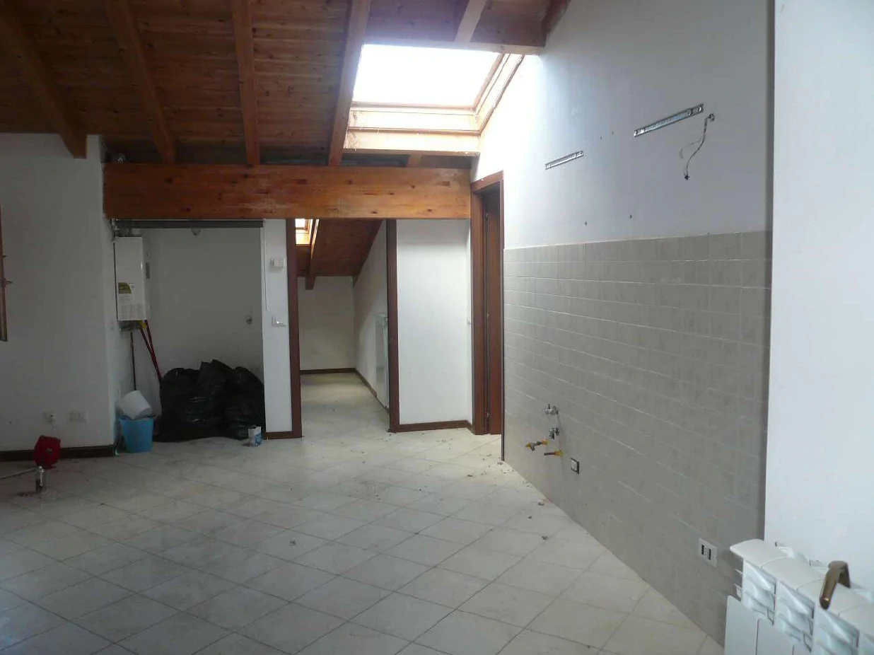 Sottotetto in San Colombano al Lambro, via Dalcerri Tosi 7/11