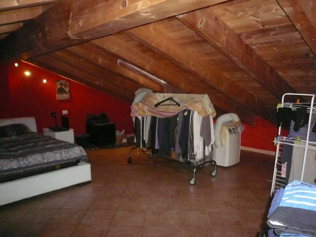 Sottotetto con posto auto coperto in San Colombano al Lambro