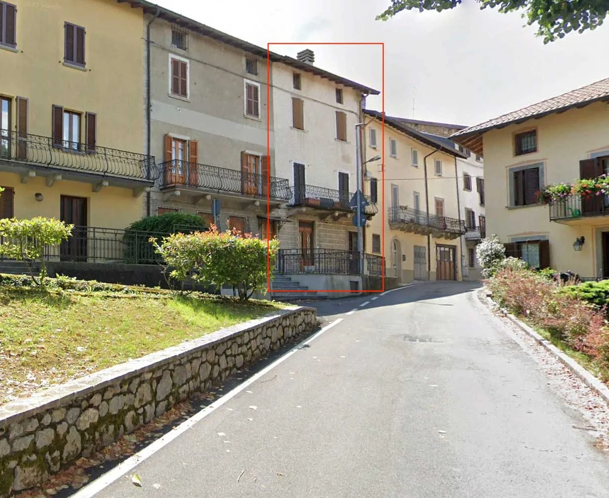 Palazzina storica con due appartamenti in Piazza Mazzoleni 14
