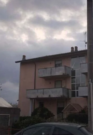 Abitazione al piano secondo con autorimessa al piano seminterrato in Gravellona Lomellina