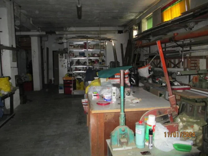 Laboratorio al piano seminterrato in Via Cesare Battisti 41/43, San Donato Milanese