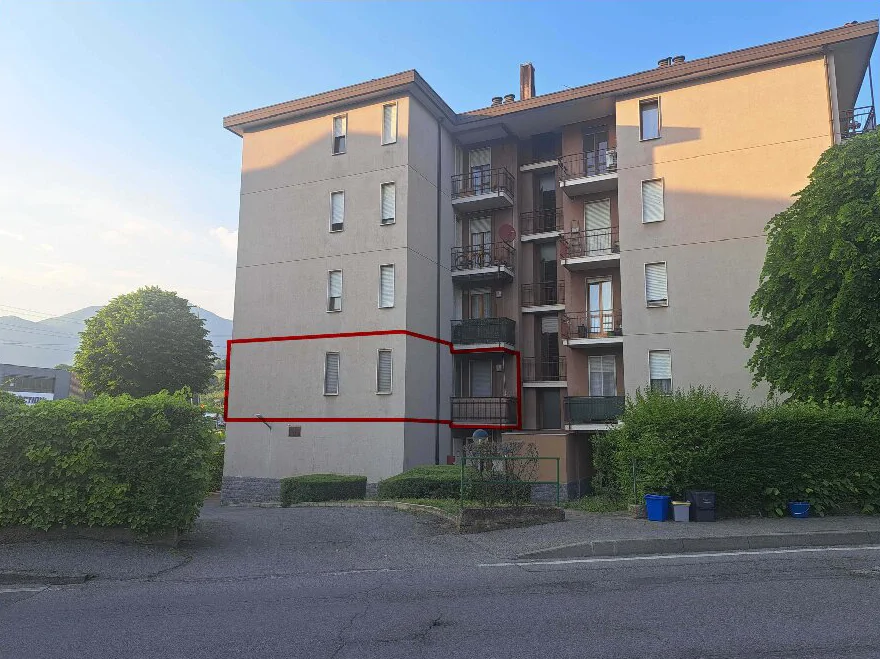 Quota 1/2 appartamento quadrilocale con cantina e autorimessa a Trescore Balneario