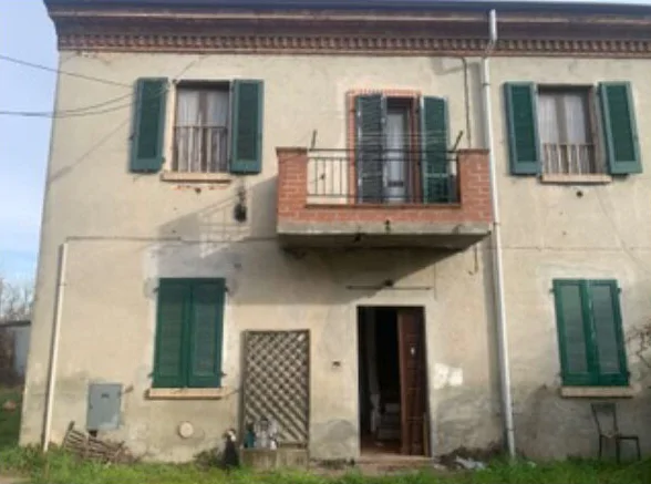 Abitazione su due livelli con autorimessa in Mede